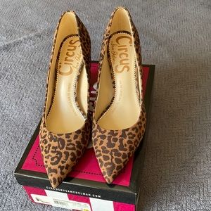 NIB Sam Edelman Leopard Block Heel Pump